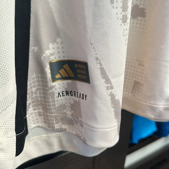 Daniel Edelman New York Red Bulls adidas 2025 Stone Kit Authentic Jersey - Tan - Picture 4 of 7